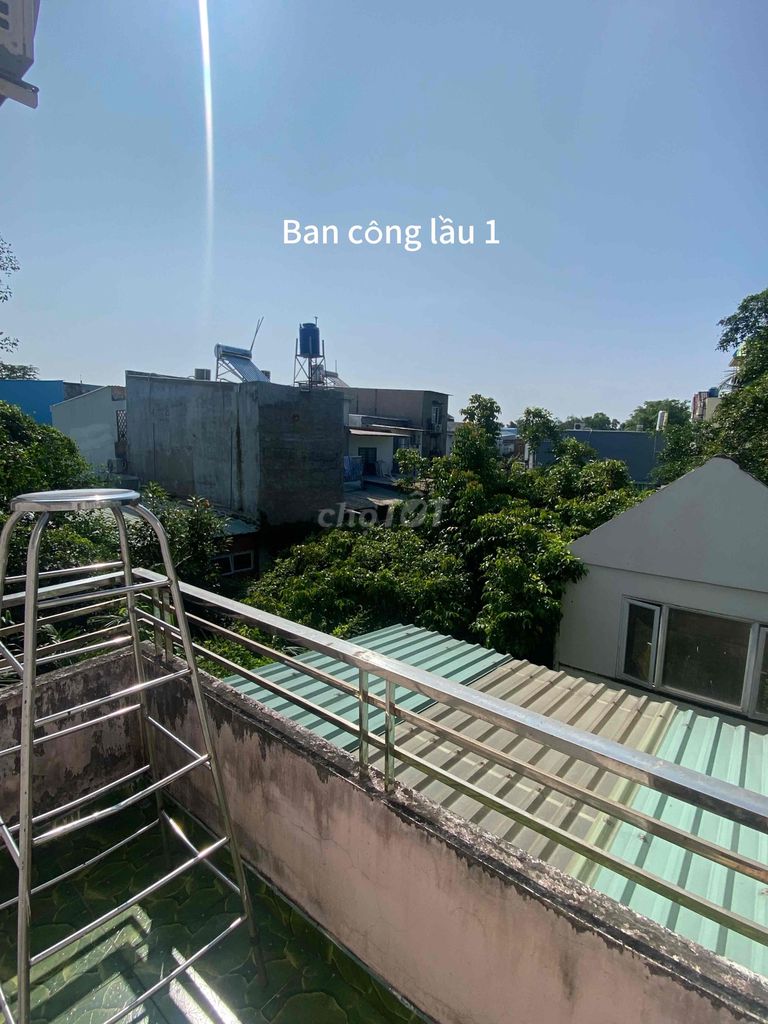 Rent a three-story garden yard base Nhà Bè-mig ton