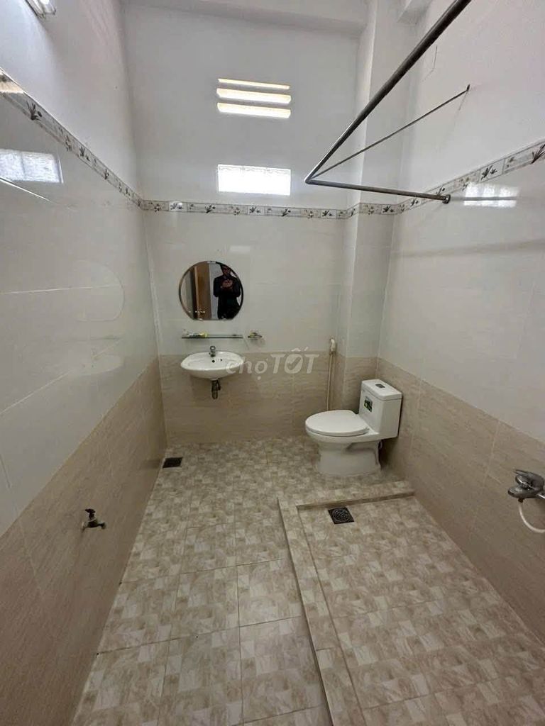 Rent a cash room  cmt8, full interior