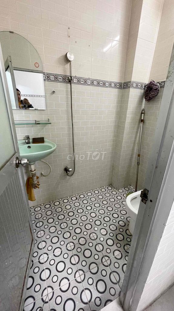 We've got a ground bedroom (3 bedroom 2). Ten million a month.