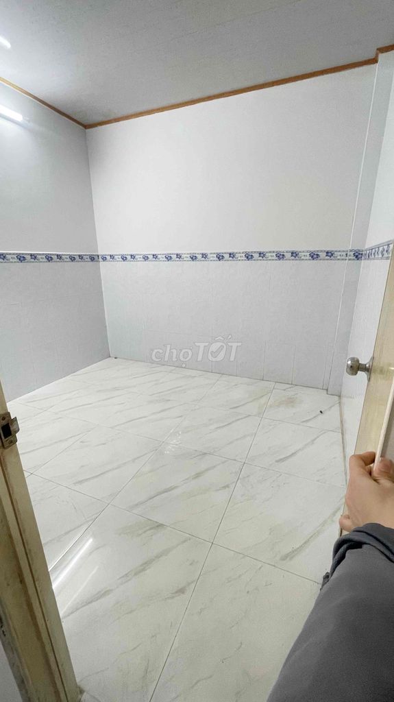 We've got a ground bedroom (3 bedroom 2). Ten million a month.