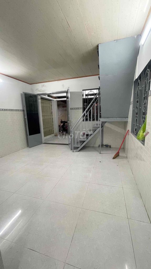 We've got a ground bedroom (3 bedroom 2). Ten million a month.