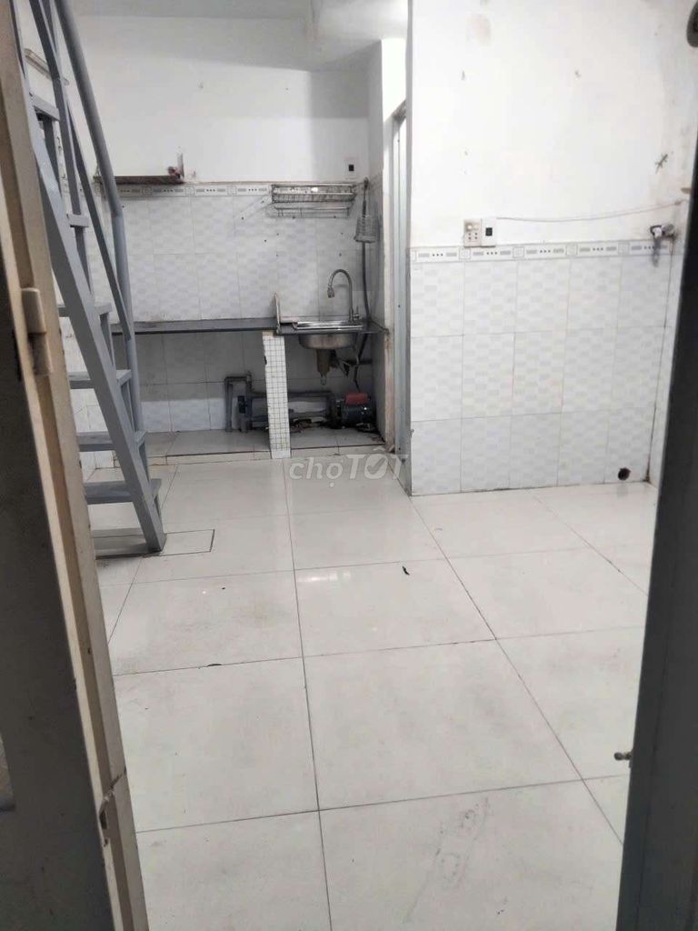 Two bedrooms. Two toilets.