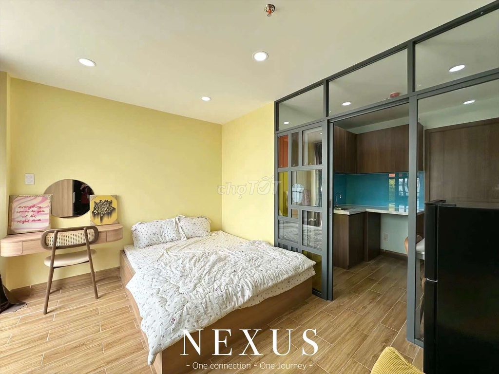 Luxury's apartment splits the balcony kitchen