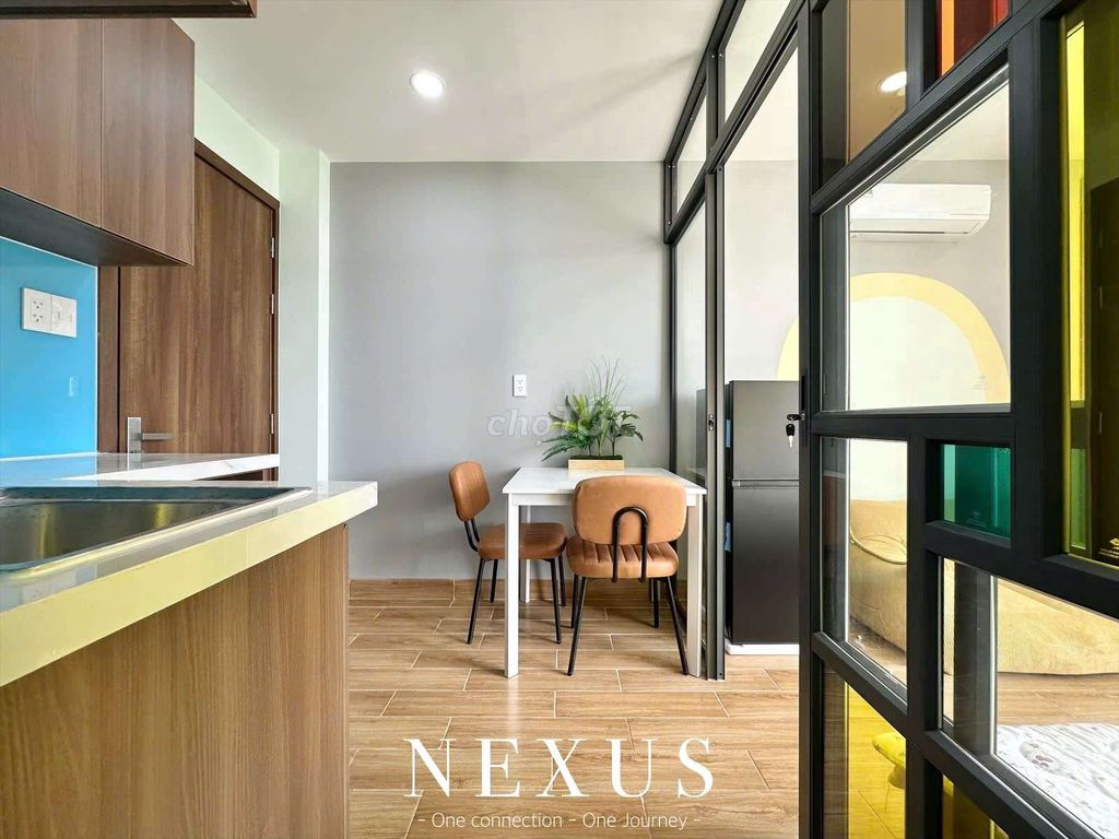 Luxury's apartment splits the balcony kitchen