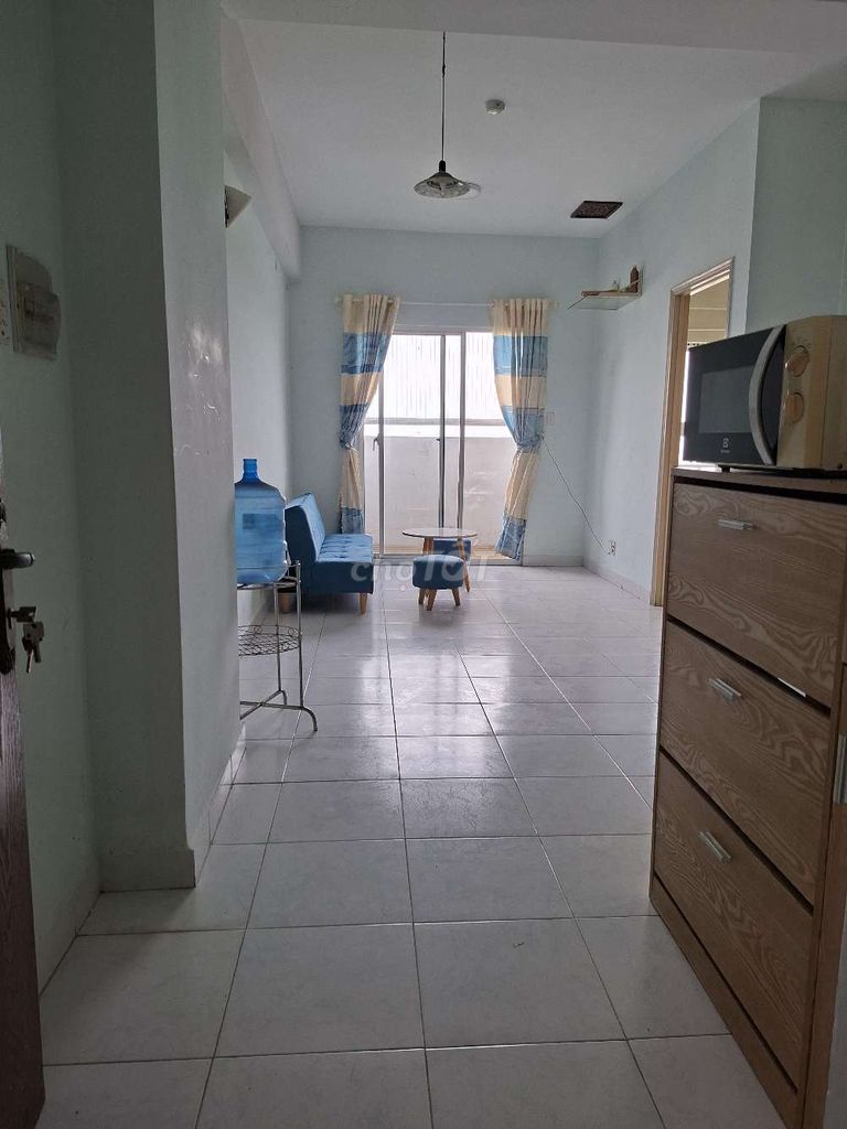 Rent an apartment full of furniture. Two bedrooms four million and five from District 125 p, HQC Plaza.