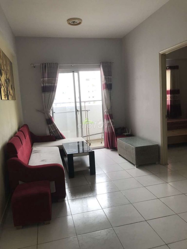 Rent an apartment full of furniture. Two bedrooms four million and five from District 125 p, HQC Plaza.