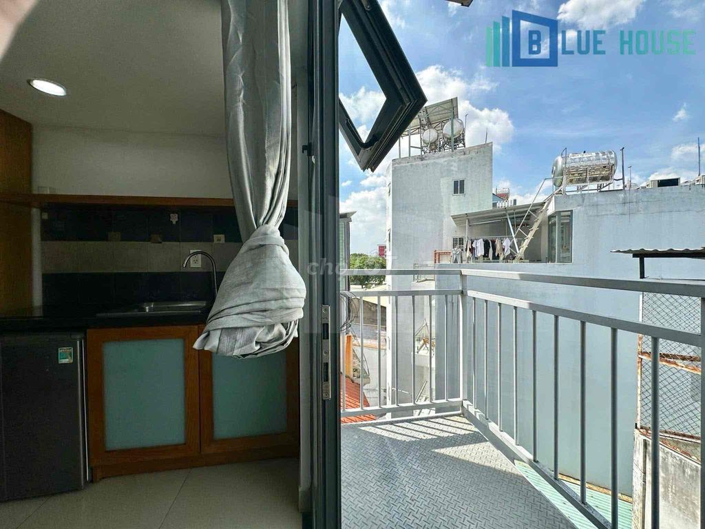 gYB-studio - balcony - window right on Nguyễn Thái Bình - Tân Bình