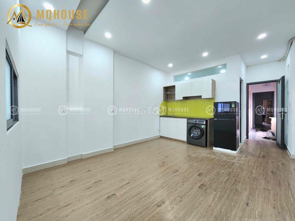 service apartment 1-60m2 window window view window glass / full interior/ base of spades /