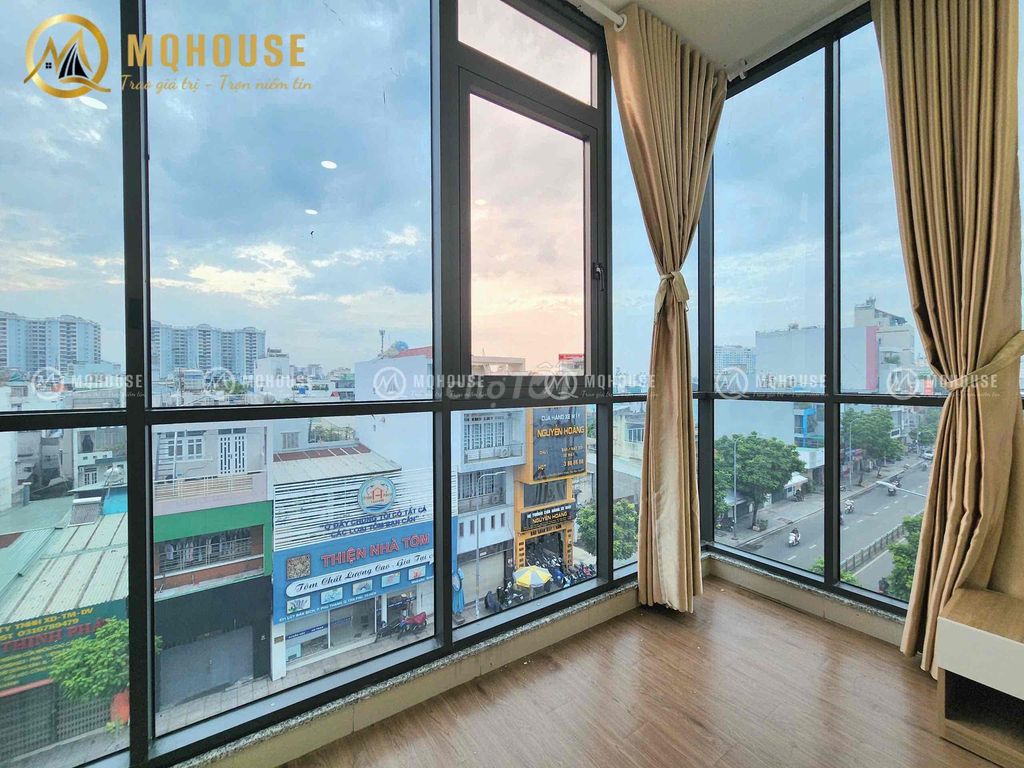 service apartment 1-60m2 window window view window glass / full interior/ base of spades /