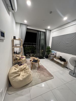 We need to rent two D'lusso bedrooms on a cool-no-dust floor -- nice house -- big house.