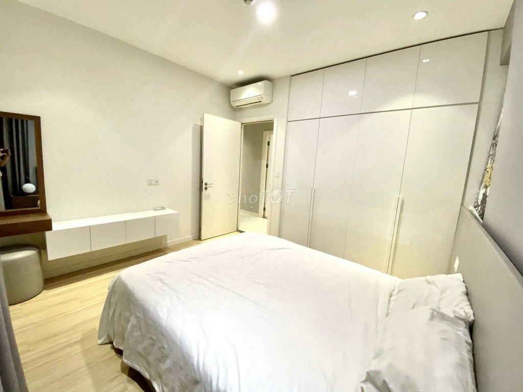 Rent the apartment 120 m2 3 The Gold View Bến Vân Đồn district 4 bedroom