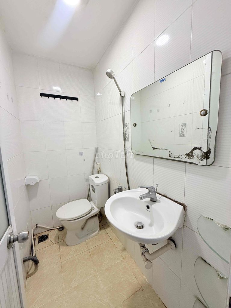 Window room, full interior