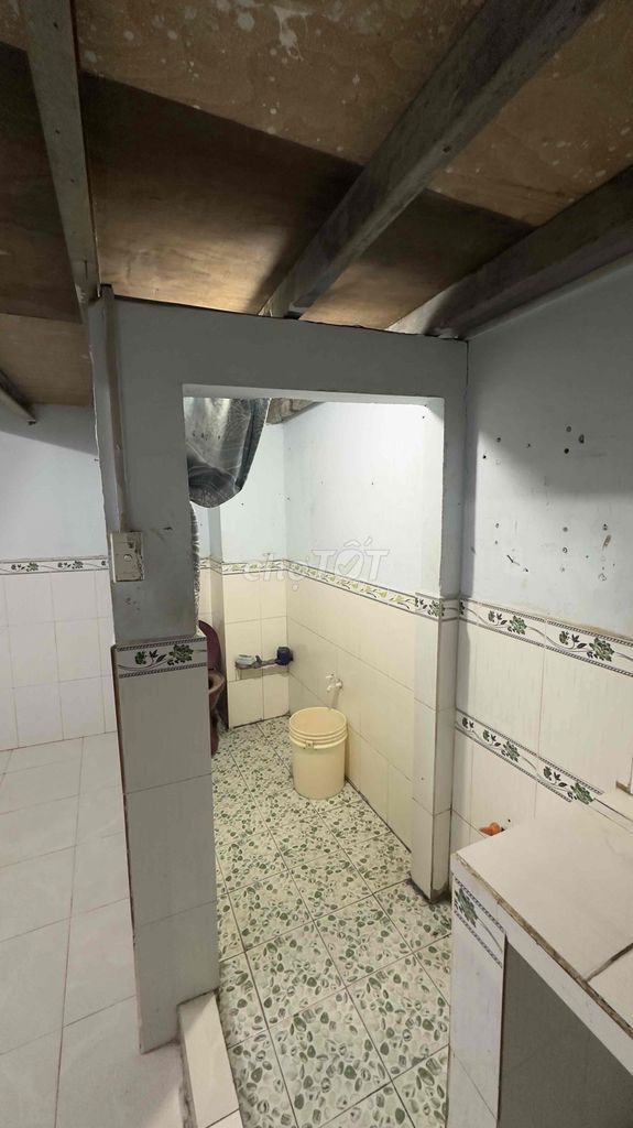 Low-priced employee hotel
