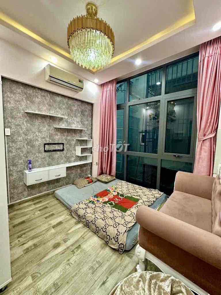 Renting a nice Trần Nguyên Đán District 1.