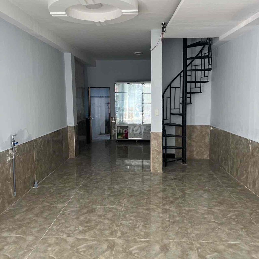Rent a Tái Thiết front house