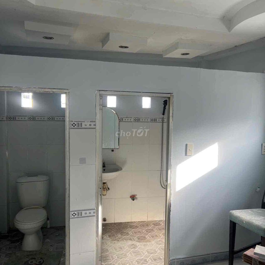 Rent a Tái Thiết front house