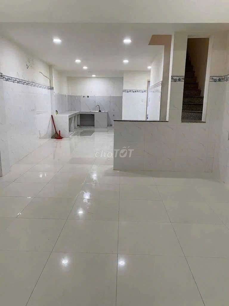 Nice new home. 5 x 12 million a floor. 2th floor. Blessed are the nine Q.Tân Bình