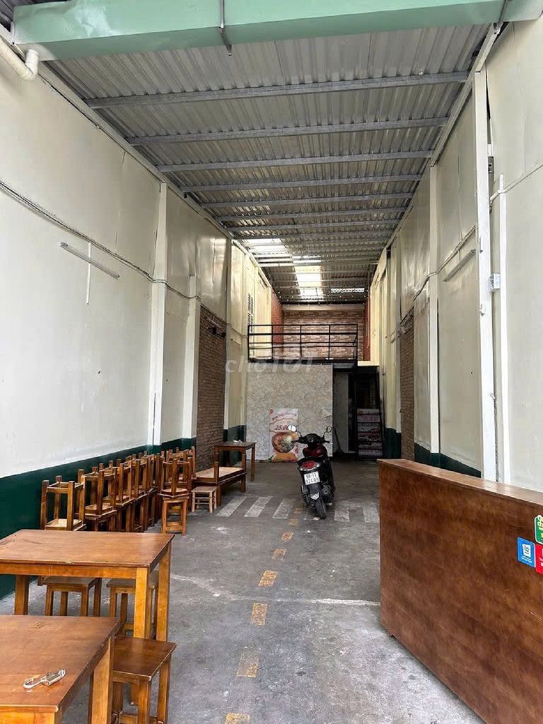 Hire Phan Văn Trị Bình Thạnh 5 x20 m suspended