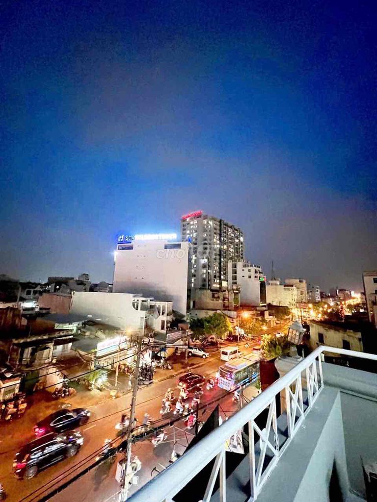 We'll rent the kitchen room at the center of Bình Thạnh at 5.5 million,35 meters.