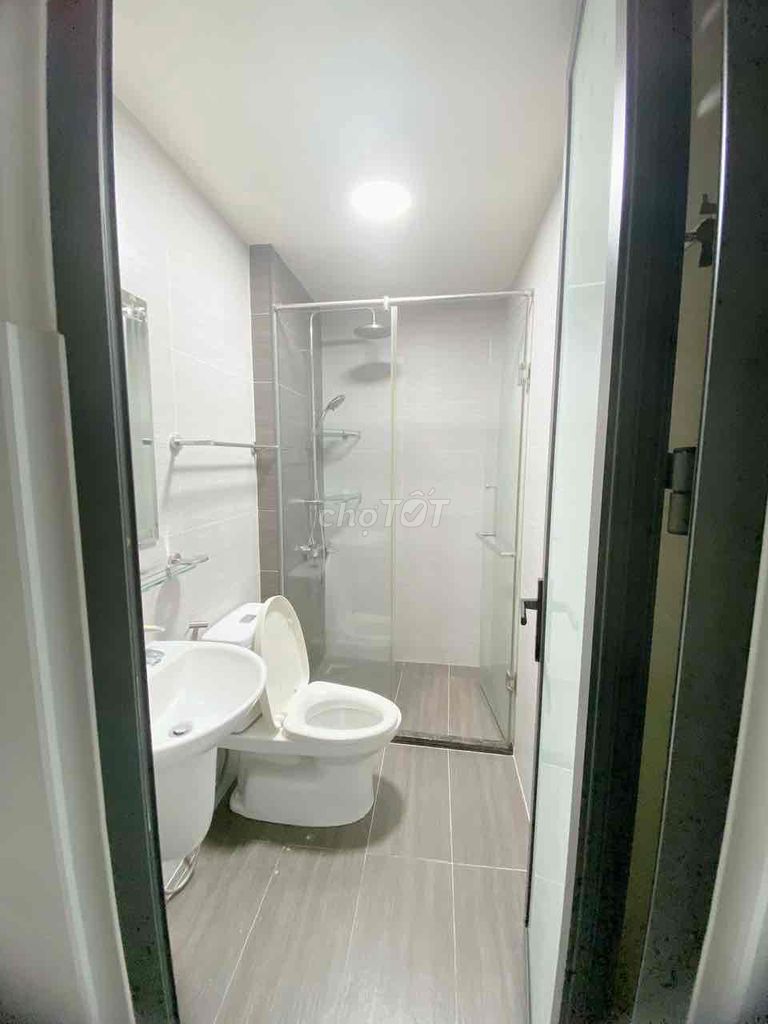 Cheap window room for the same bathroom