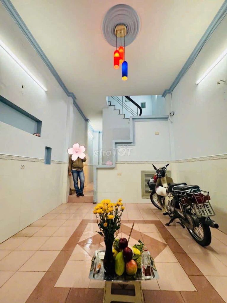 Let's rent the whole place.