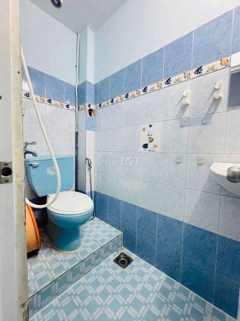 Let's rent the whole place.