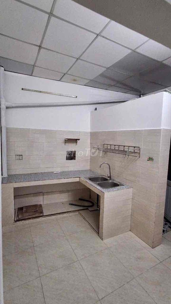 need to rent a 4th grade house 4 x16 2 bedrooms 3 main power stations