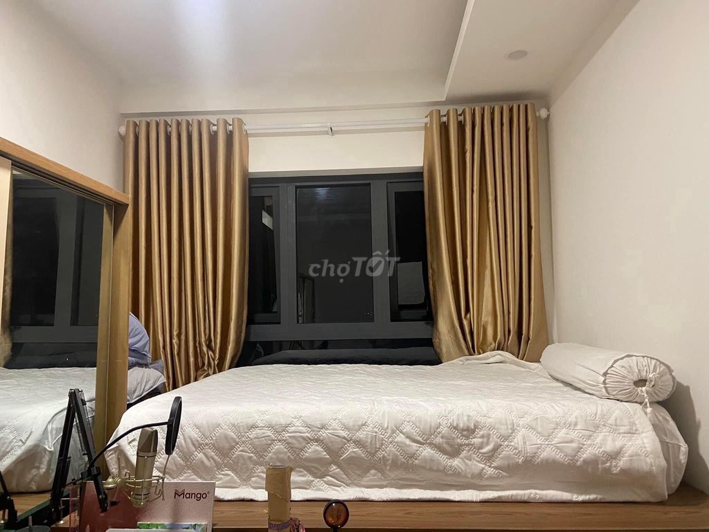 Rent one bedroom in District 7 riverside 53 M2, empty-full house, right in the month.