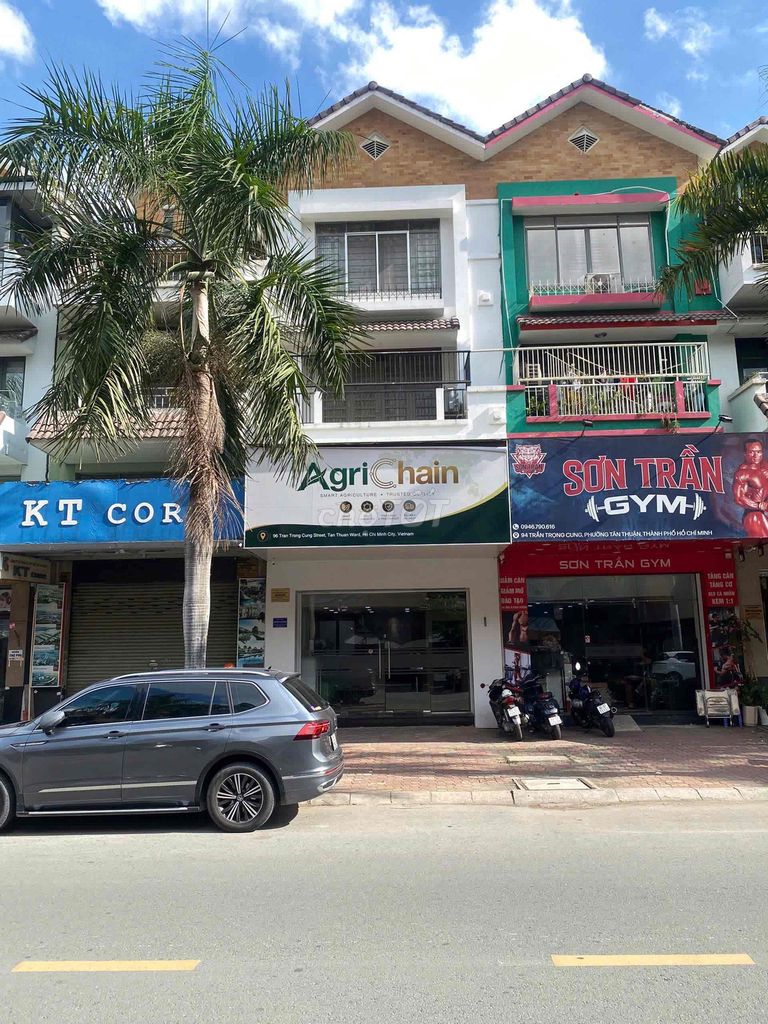 Trần Trọng Cung cash -- renting to office - showroom 43 millionu