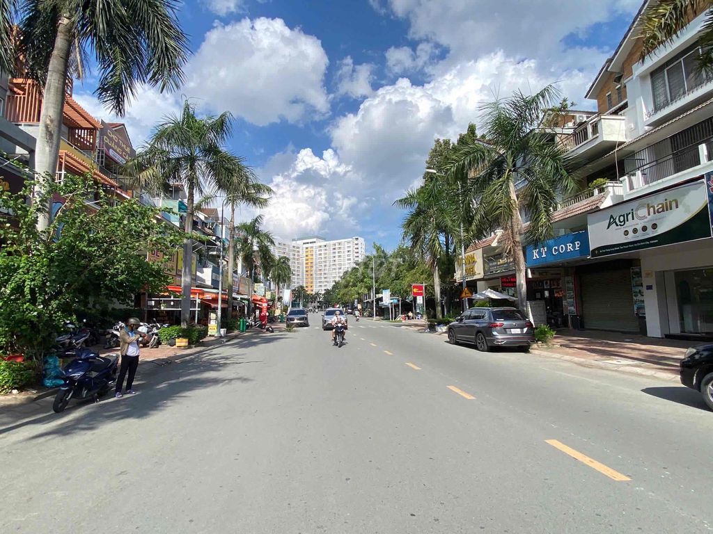 Trần Trọng Cung cash -- renting to office - showroom 43 millionu