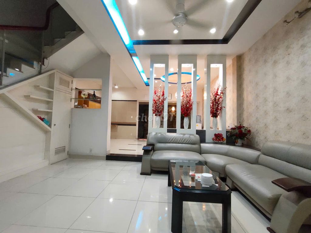 Rent the entire Âu Dương Lân district 8