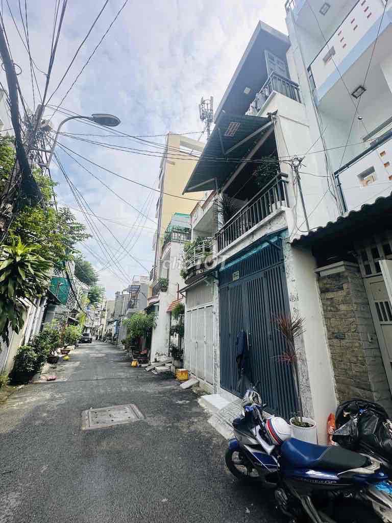Rent an alley house.