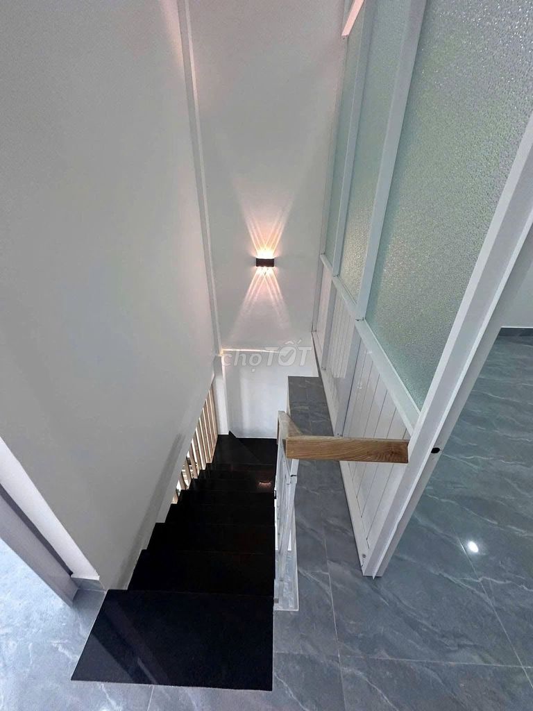 The original building, Q. Phú Nhuận 109 m2, full interior 2 bedrooms cost 13.5 million a month