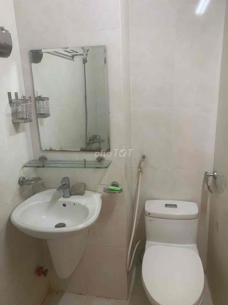 3rd floor bedroom 2 Nguyễn Thái Sơn toilets