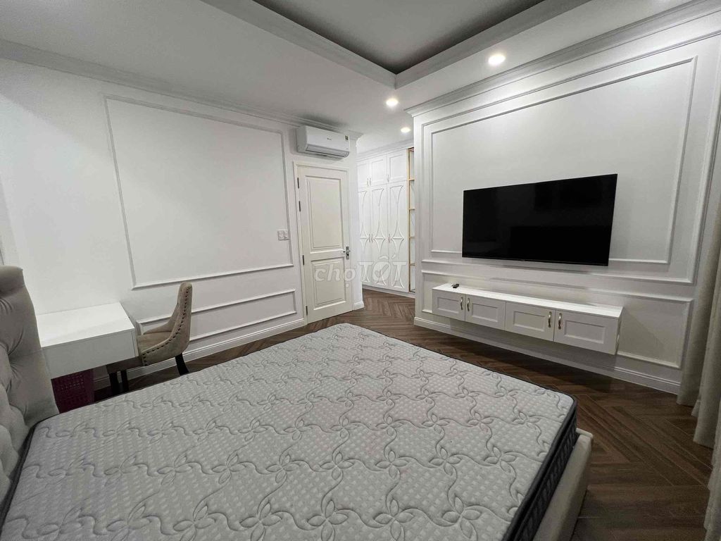The new house has a four-room courtyard at 12 million.