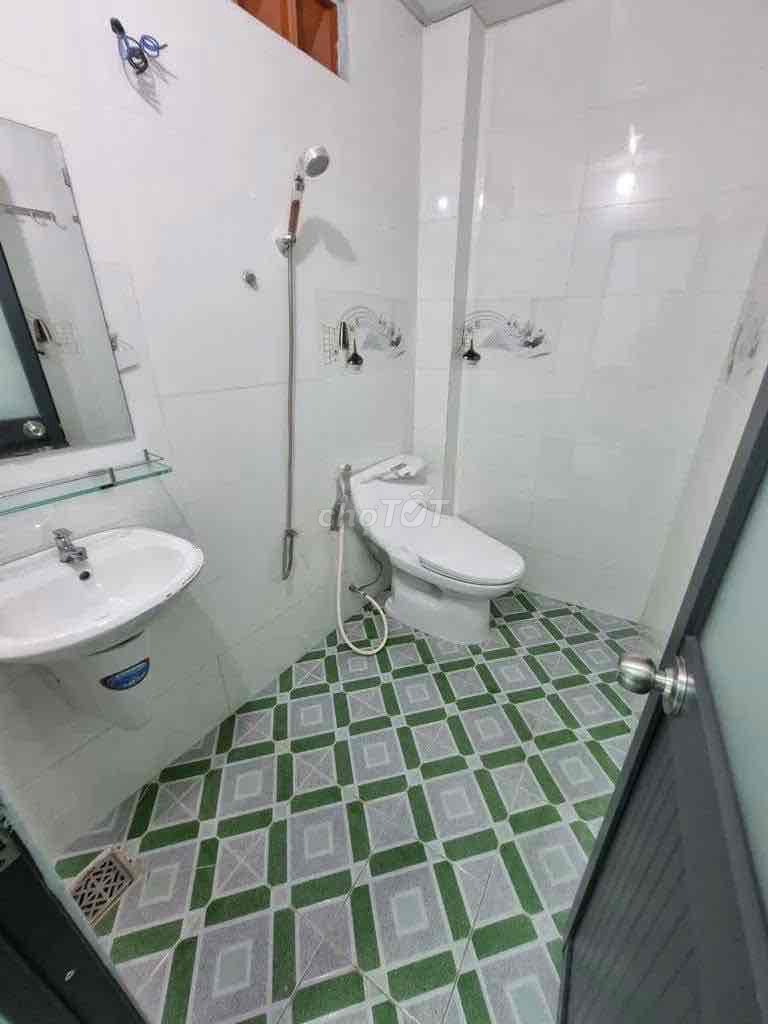 3 bedrooms wide. 1/ Võ Thị Thừa 5 x 20 is 7 million.