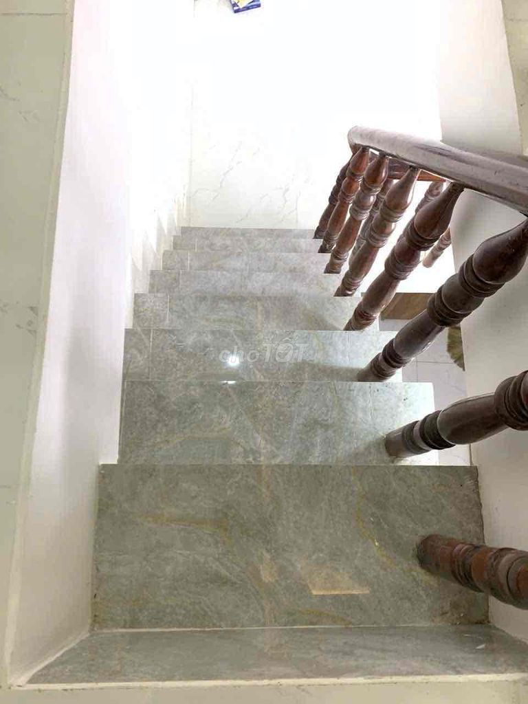 The entire Ni Sư Huỳnh Liên alley root (3 x 5 meters above 1 floor)