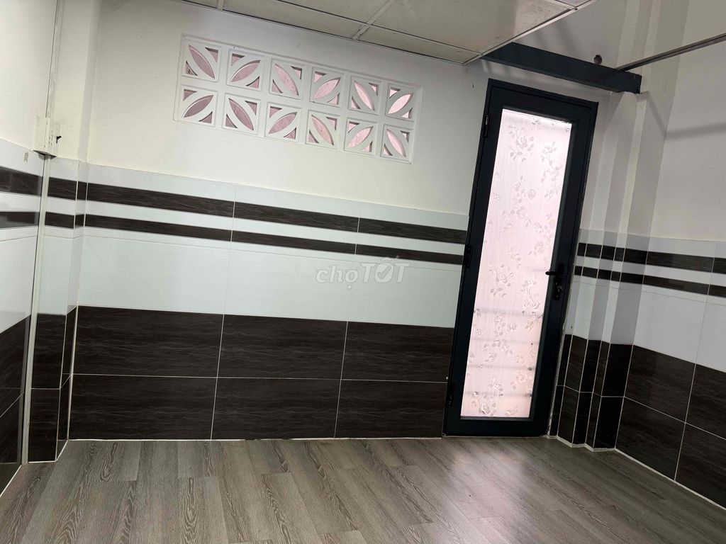 Small house for zsa School Road