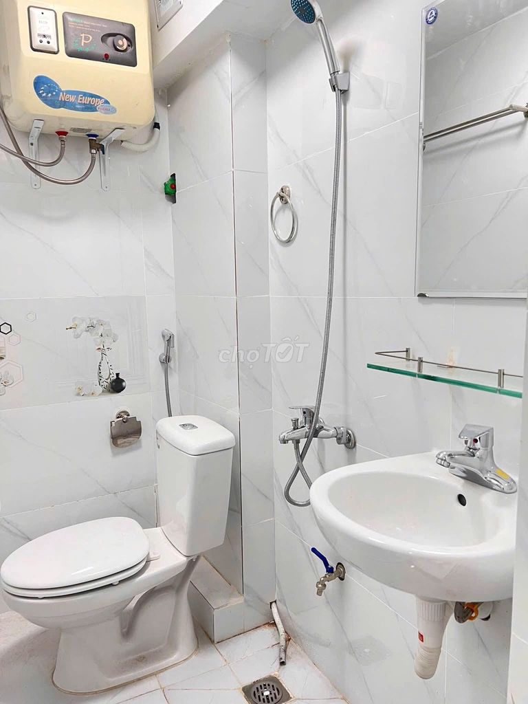 R.Q.q1, Phú Nhuận, 2 bedrooms, Full interior rent 14 million a month