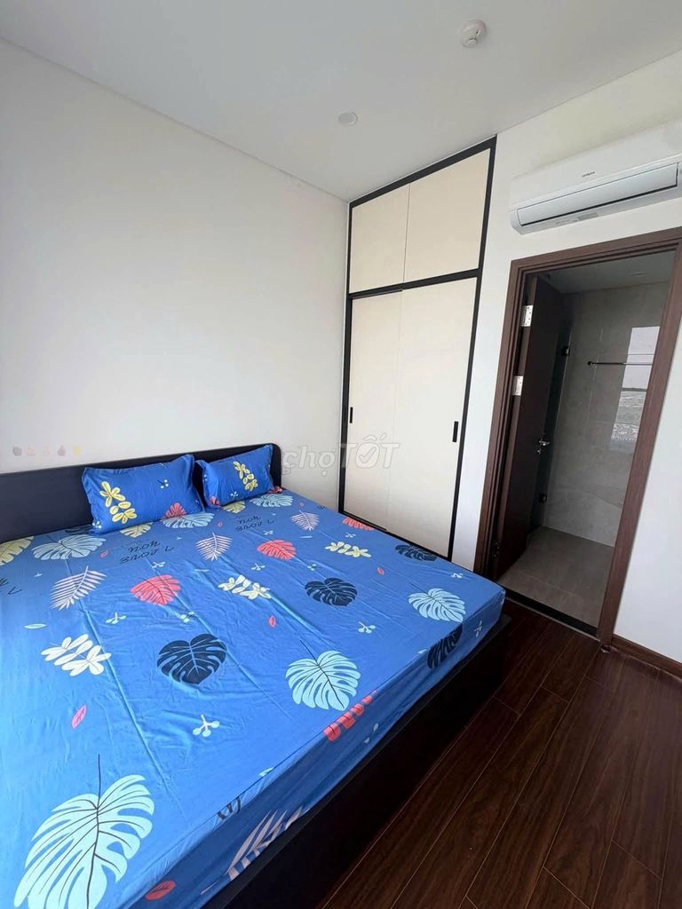 Rent a two-room Laomes Grand Park District 9.