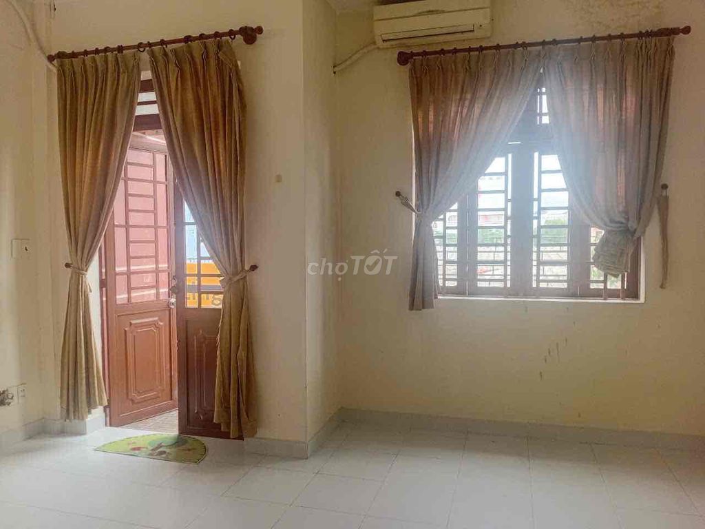 Rent room downtown in District 3