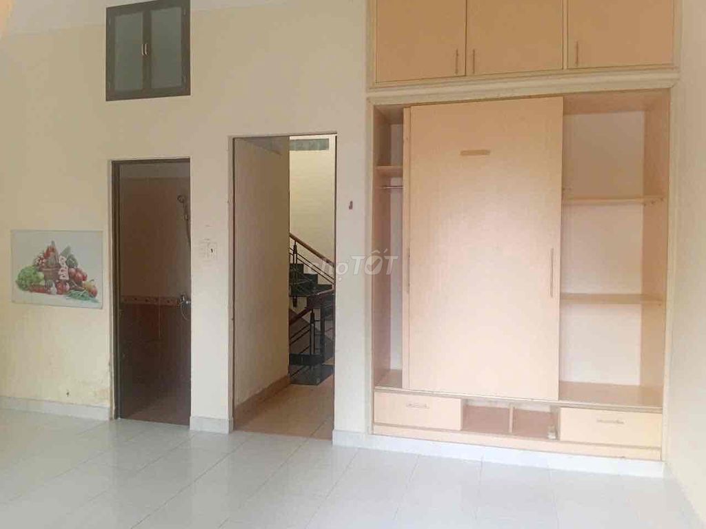 Rent room downtown in District 3