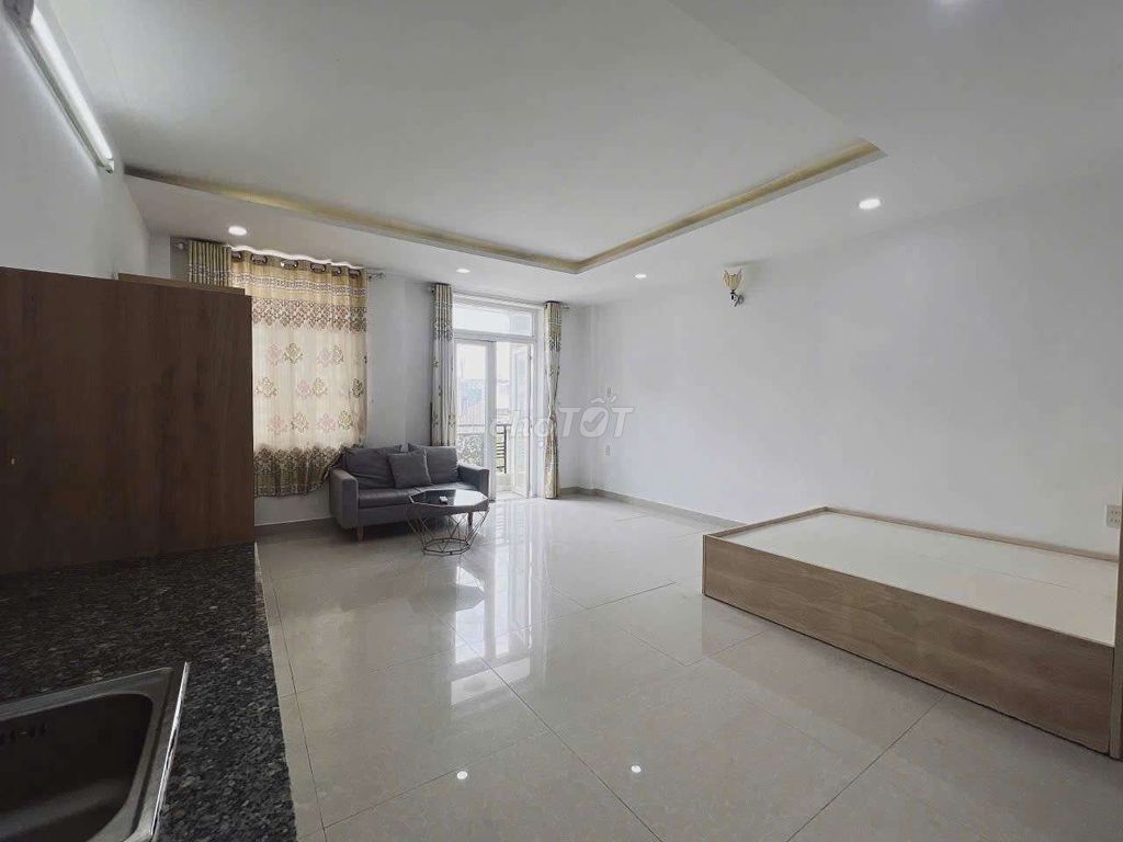 The balcony studio near lotte mart, University of rhimit, Amity, scvo...
