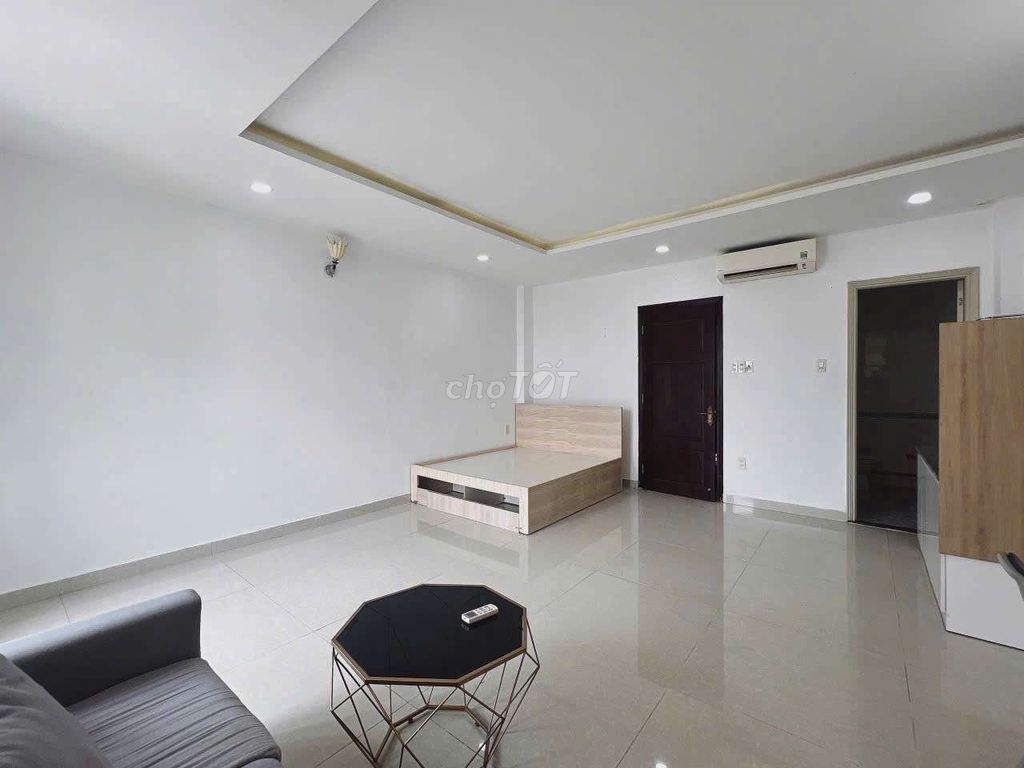 The balcony studio near lotte mart, University of rhimit, Amity, scvo...