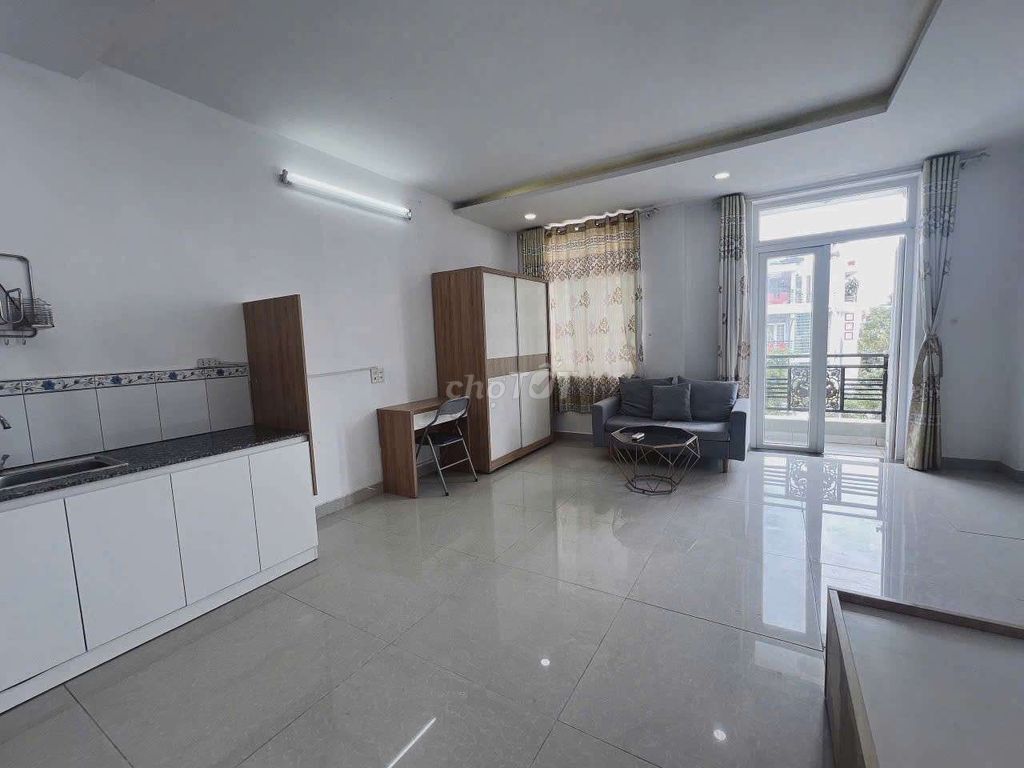 The balcony studio near lotte mart, University of rhimit, Amity, scvo...