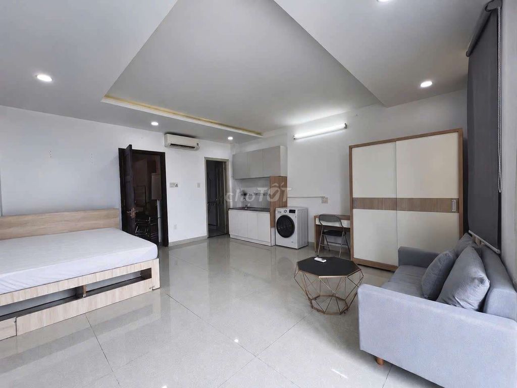 The balcony studio near lotte mart, University of rhimit, Amity, scvo...
