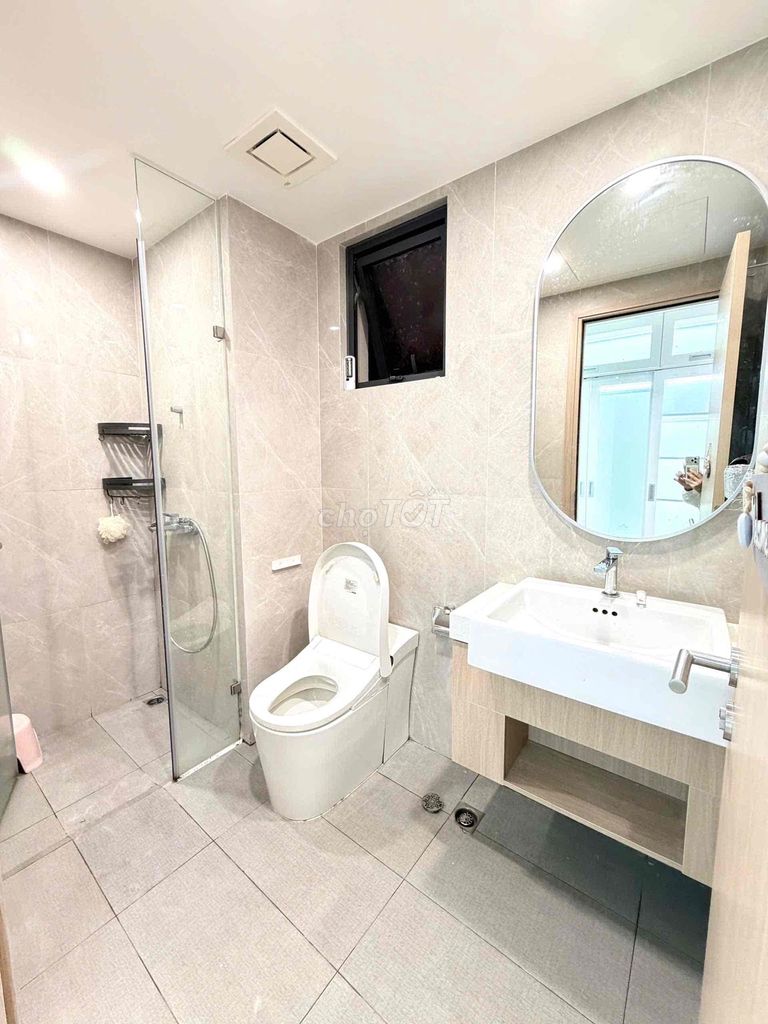 We'll rent out the Vinhomes Grand Park bedrooms in 9th county, which is only 4 million.