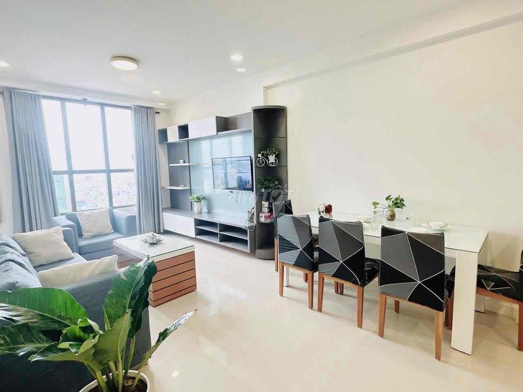 The three bedrooms are full of icon56 furniture.