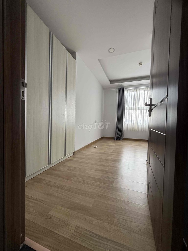Rent the apartment.