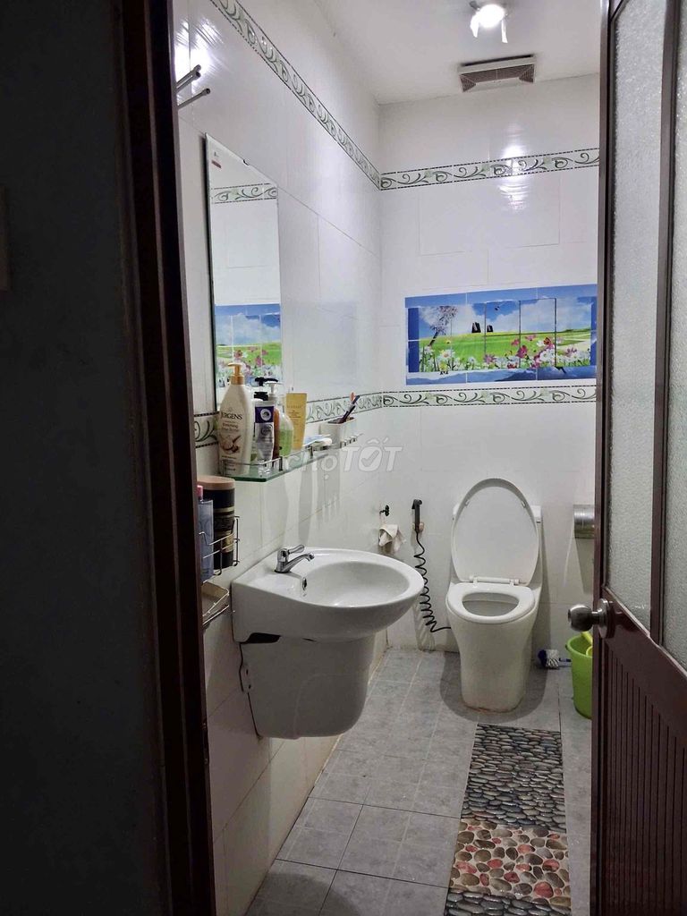 Rent a Nguyễn Tuyển Bet 2.